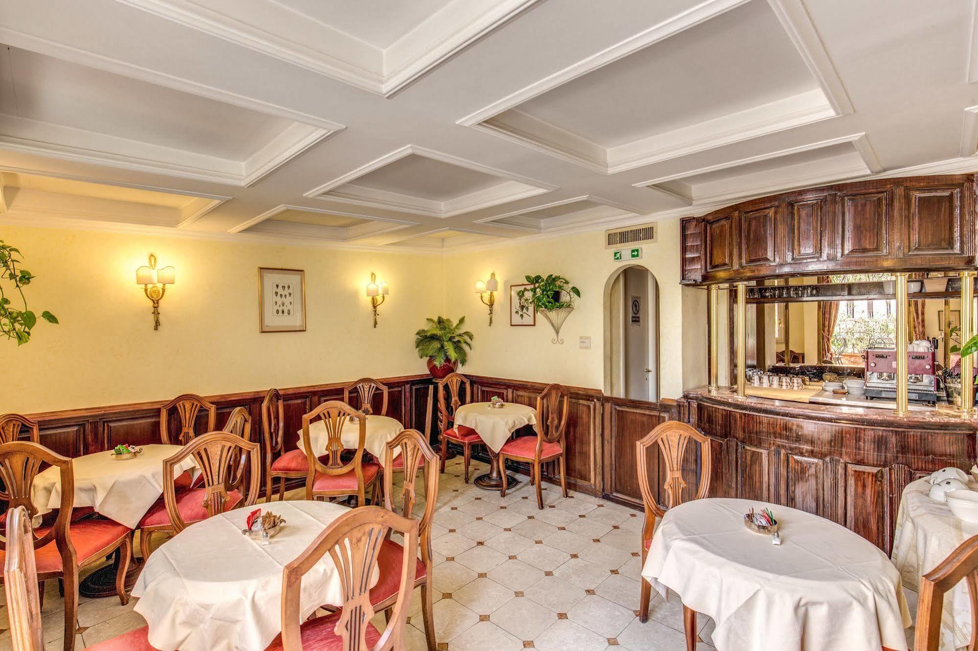 Hotell Cinquantatre 3*